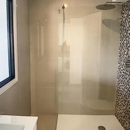 Studio Renove Sur Croisette Avec Terrasse, Clim Et Wi-fi - Fr-1-470-50 Cannes